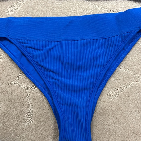 Frankies bikini - Picture 2 of 6